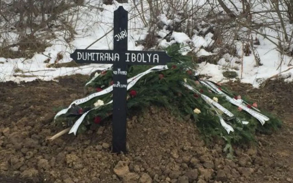 dumitrana-ibolya-crestina-baptista-inmormantata-in-camp-din-cauza-preotului-ortodox-care-a-incalcat-legea-cimitirelor