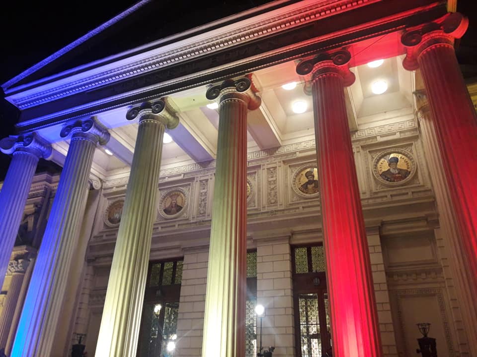 ATENEUL ROMAN LUMINAT IN CULORILE TRICOLORULUI ATENEUL ROMAN LUMINAT IN CULORILE TRICOLORULUI