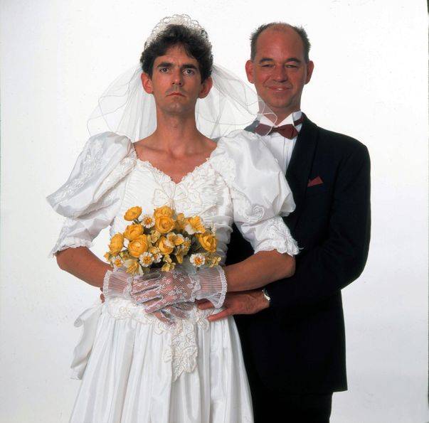 DOI TINERI FRUMOSI SI DESTEPTI CARE ABIA ASTEAPTA SA PLECE IN LUNA DE MIERE DOI TINERI FRUMOSI SI DESTEPTI CARE ABIA ASTEAPTA SA PLECE IN LUNA DE MIERE