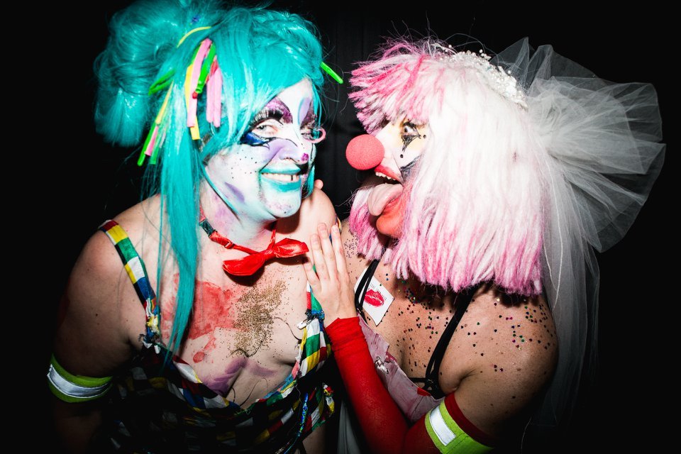 PETRECERE QUEER PETRECERE QUEER