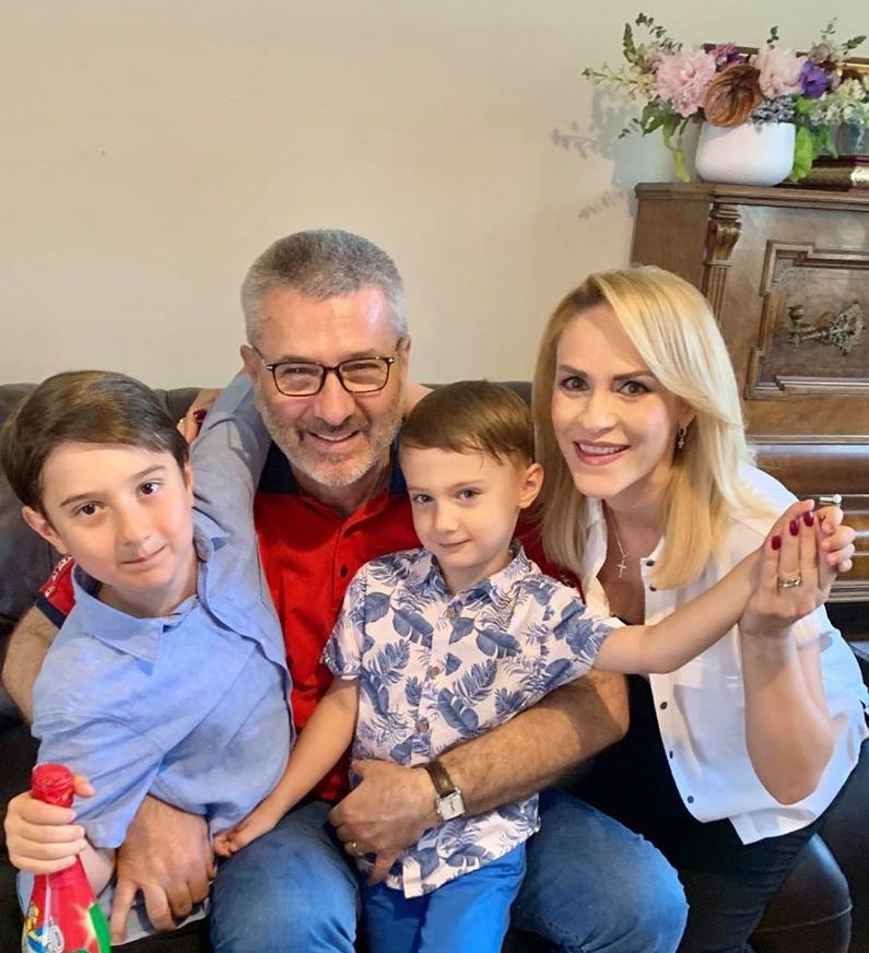 GABRIELA FIREA ESTE MAMA SI ARE AUTORITATEA MORALA SA VORBEASCA DESPRE PROTECTIA COPIILOR GABRIELA FIREA ESTE MAMA SI ARE AUTORITATEA MORALA SA VORBEASCA DESPRE PROTECTIA COPIILOR