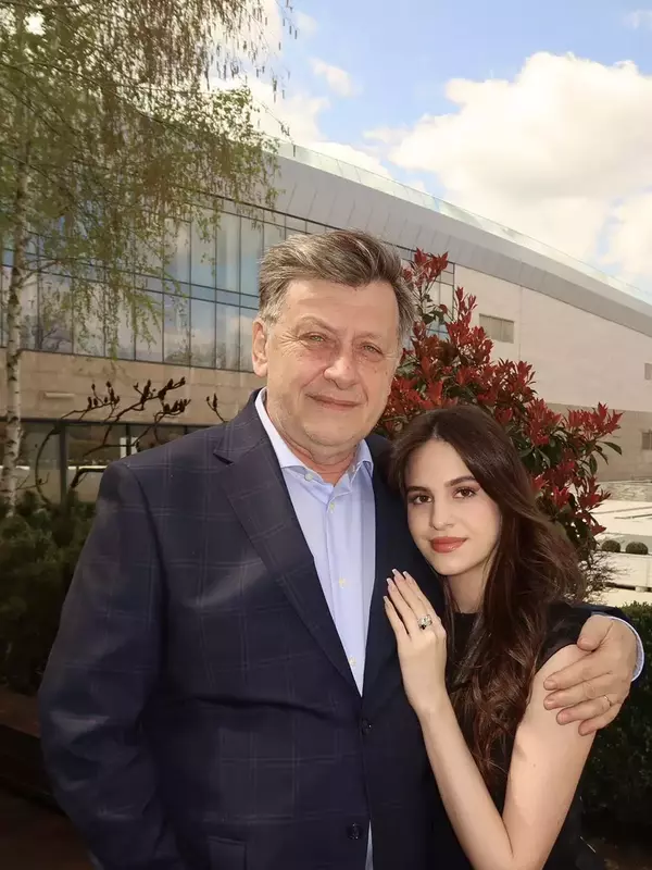 CRIN ANTONESCU CU FIICA SA IRINA